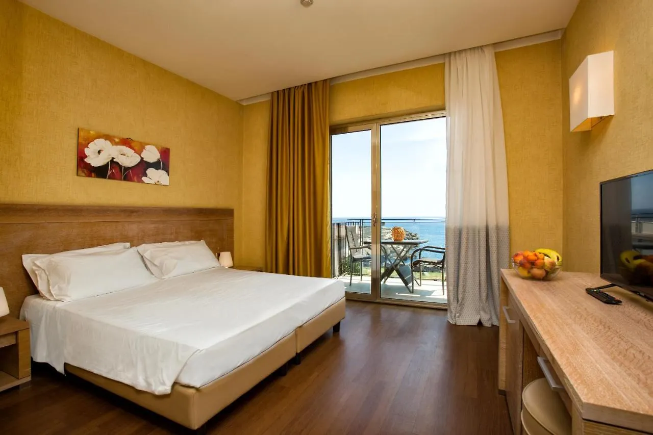 Grand Hotel Yachting Palace Riposto 4*,